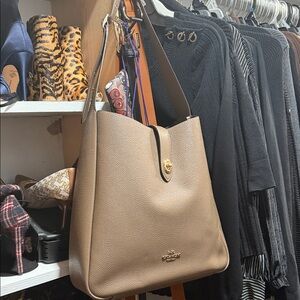 Coach Large Hadley 👜